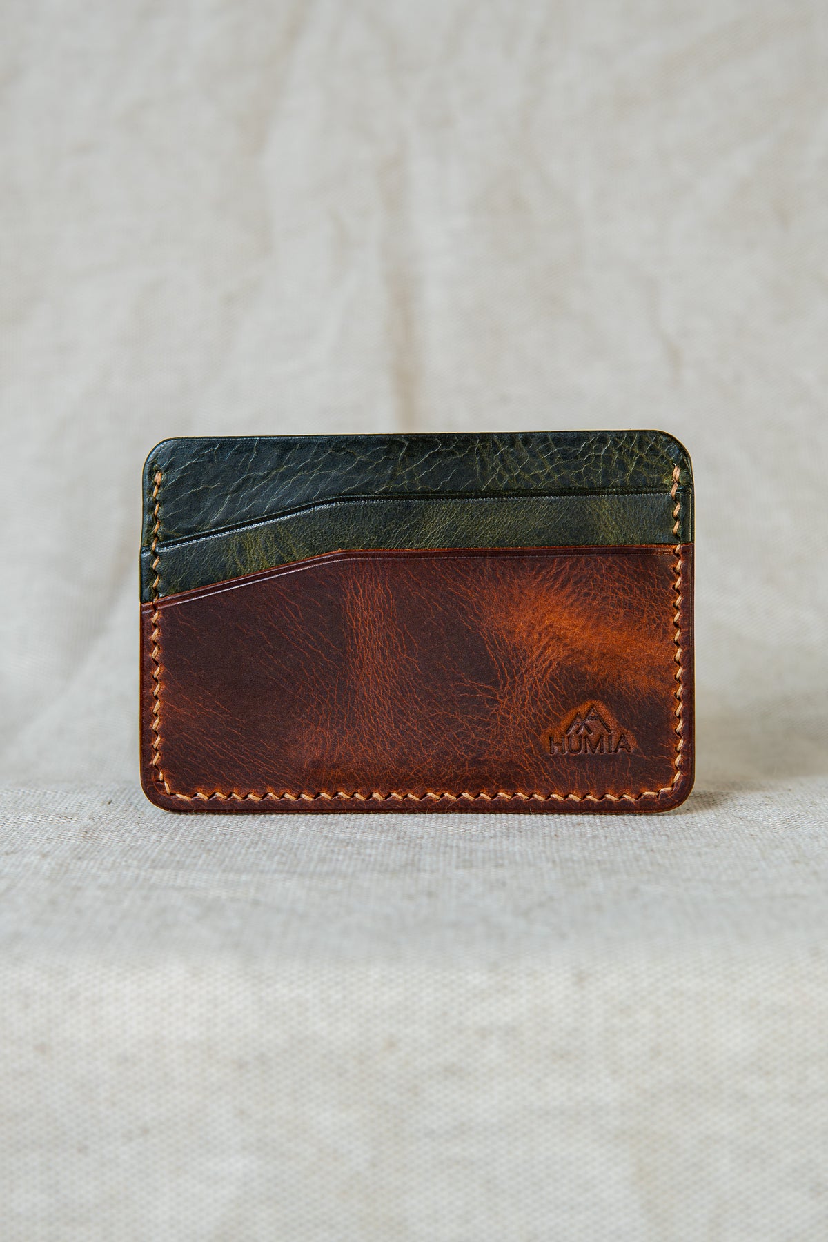 Porte-cartes Hautacam en cuir cognac et olive, vue de face