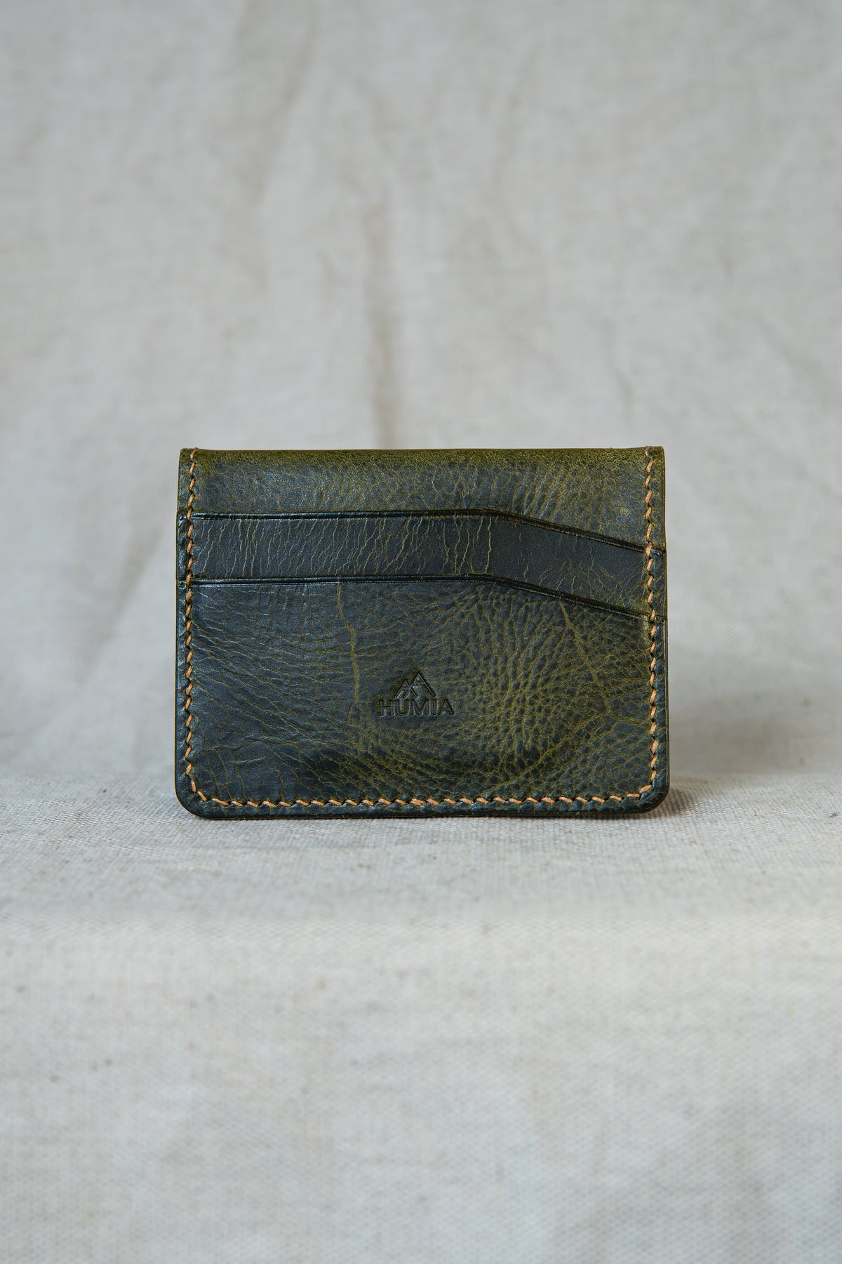 Porte-cartes Soulor en cuir olive, vue de face